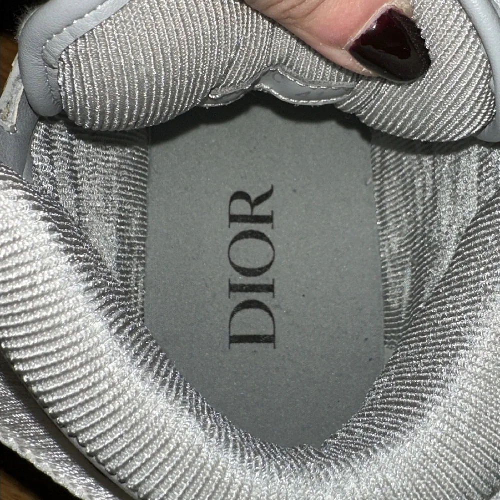 Xl Dior hoodie. Size 8 matching sneakers. - Picture 5 of 5